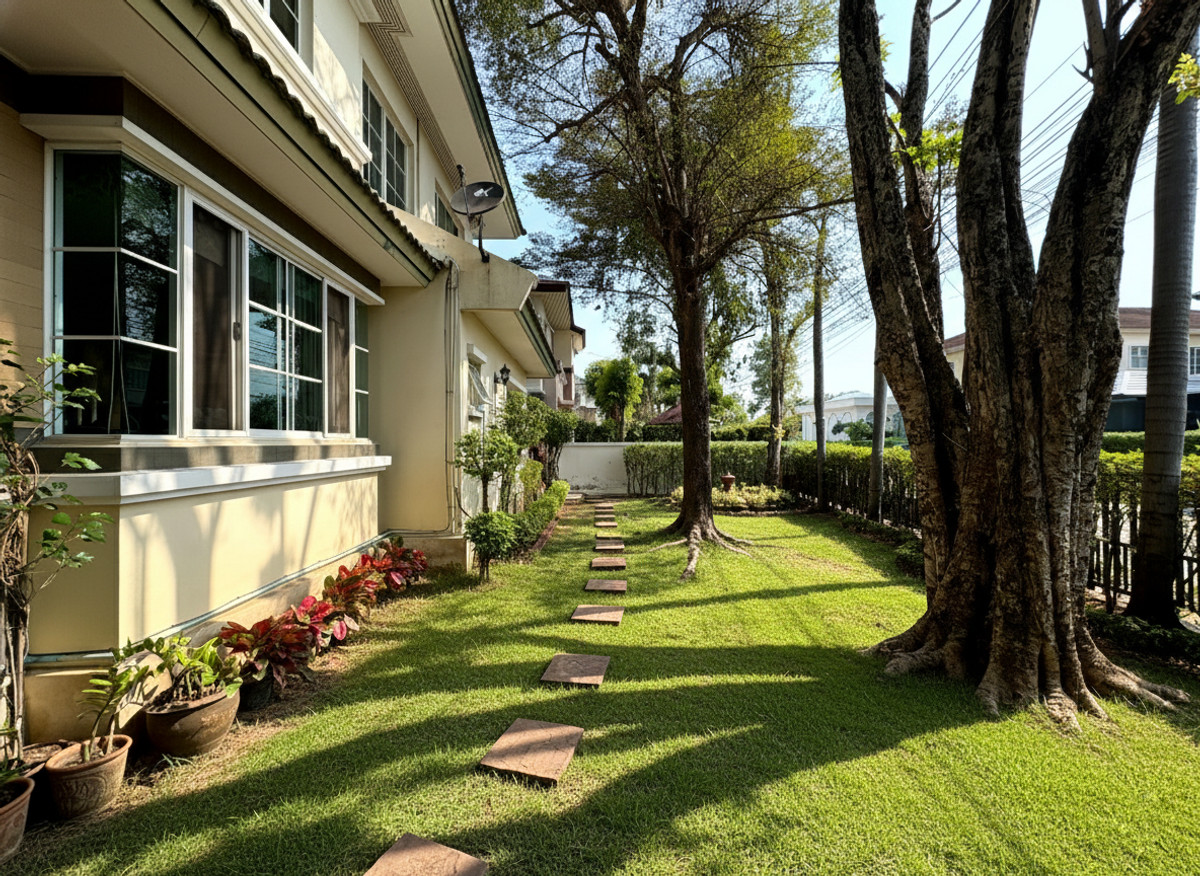 For SaleHouseSamut Prakan,Samrong : The ultimate in relaxation | Nantawan Srinakarin, corner detached house Quality projects from Land & Houses