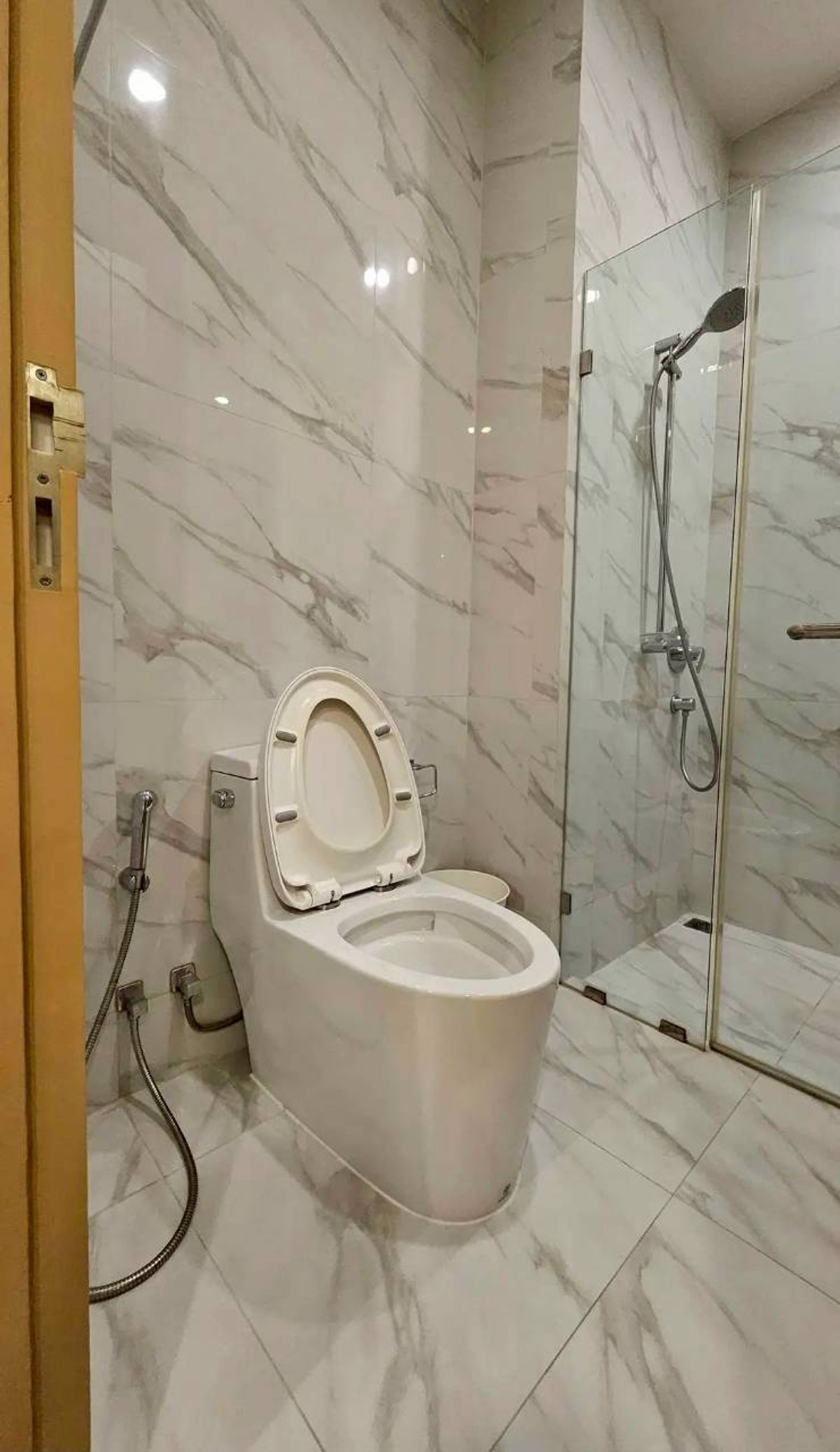 ให้เช่าคอนโดสุขุมวิท อโศก ทองหล่อ : ✅ NB19118 ✅ Line : @p2nproperty