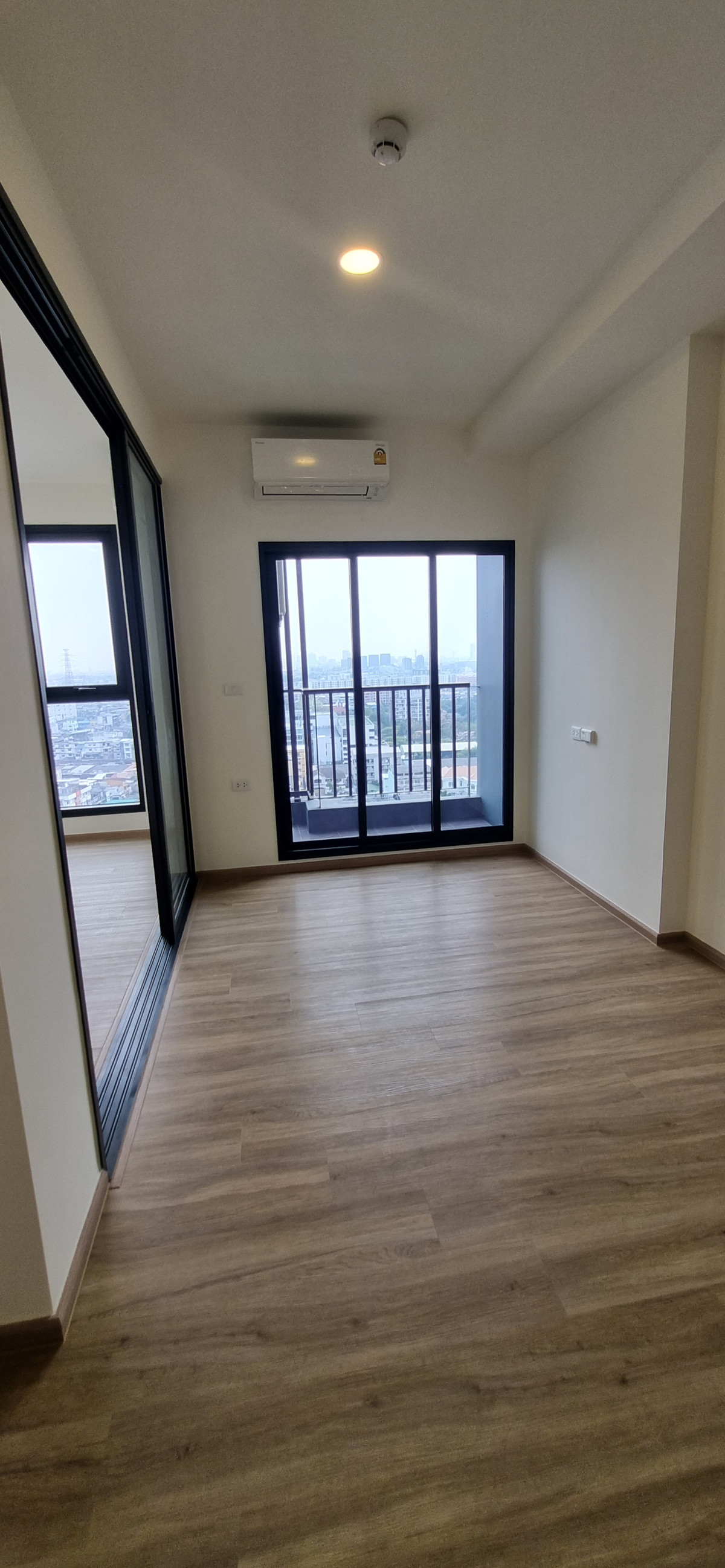 For SaleCondoRatchadapisek, Huaikwang, Suttisan : THE STAGE Mindscape, empty room for sale, second hand, near MRT Blue Line