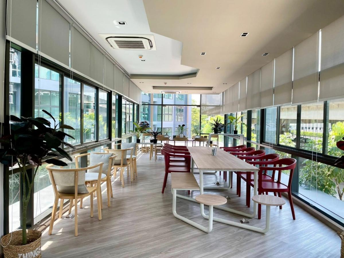 ให้เช่าคอนโดอ่อนนุช อุดมสุข : 🔥ให้เช่าด่วน🔥The Excel Hideaway Sukhumvit 71 มุมดี วิวเมือง โปร่งโล่งไม่มีตึกสูงบัง เฟอร์นิเจอร์ และเครื่องใช้ไฟฟ้าครบครัน ❗