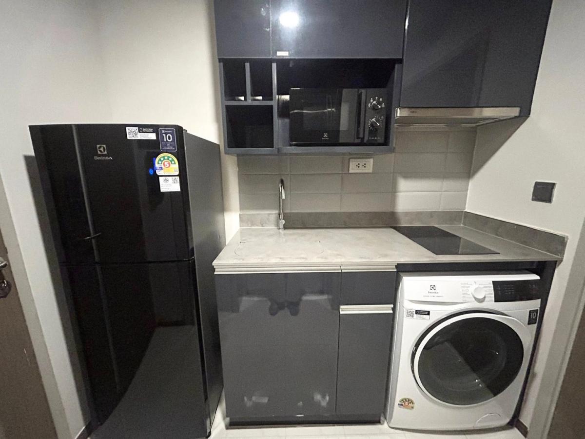 For RentCondoRatchathewi,Phayathai : 🔥For Rent Now🔥 Ideo Q Siam-Rajthewi. Spacious room with unobstructed view, fully furnished, ready to move in. Near BTS Rajthewi station.