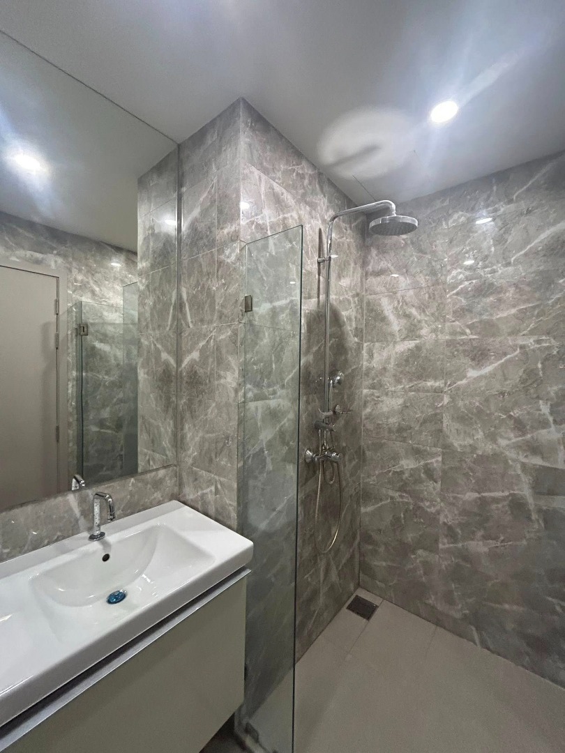 For RentCondoRatchathewi,Phayathai : 🔥For Rent Now🔥 Ideo Q Siam-Rajthewi. Spacious room with unobstructed view, fully furnished, ready to move in. Near BTS Rajthewi station.