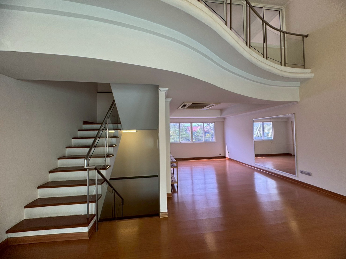 ขายโฮมออฟฟิศเลียบทางด่วนรามอินทรา : ขายโฮมออฟฟิศ 4.5 ชั้น ซอยประดิษฐ์มนูธรรม 9 เหมาะกับการลงทุนอยู่อาศัย (N.1993)