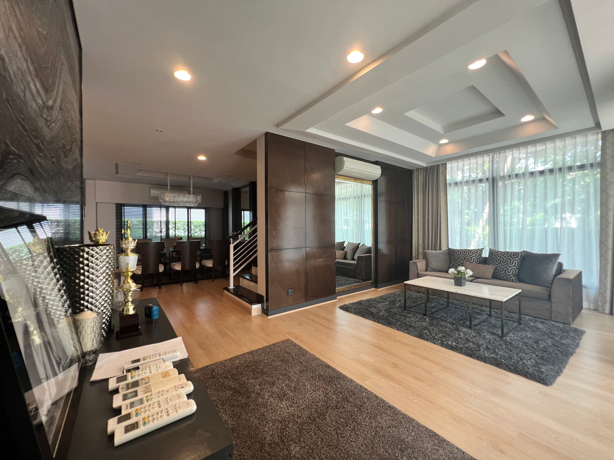 For RentHousePattanakan, Srinakarin : Luxury House For rent at Setthasiri Krungthep-kreetha with pool