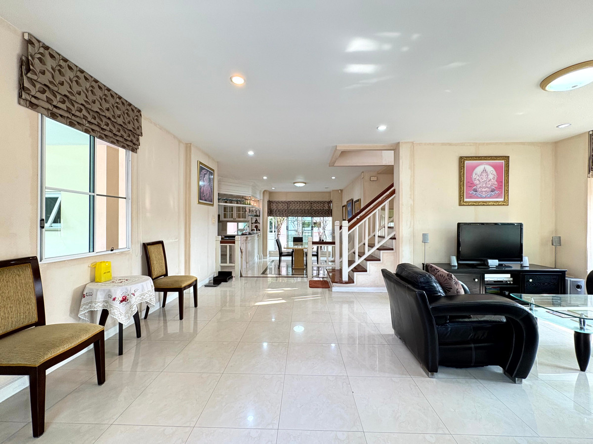 For SaleHouseSamut Prakan,Samrong : The ultimate in relaxation | Nantawan Srinakarin, corner detached house Quality projects from Land & Houses