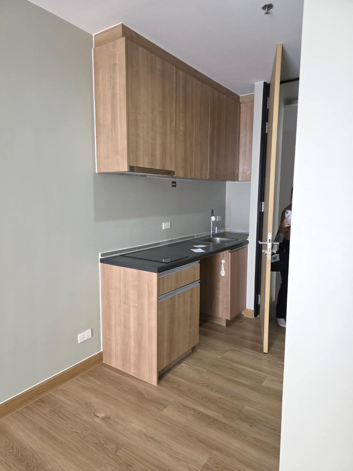 ให้เช่าคอนโดลาดพร้าว เซ็นทรัลลาดพร้าว : The Issara Ladprao |  เช่า 12,000 ห้องเปล่า วิวโล่ง   📞 Line:@pukkhome (with @ )