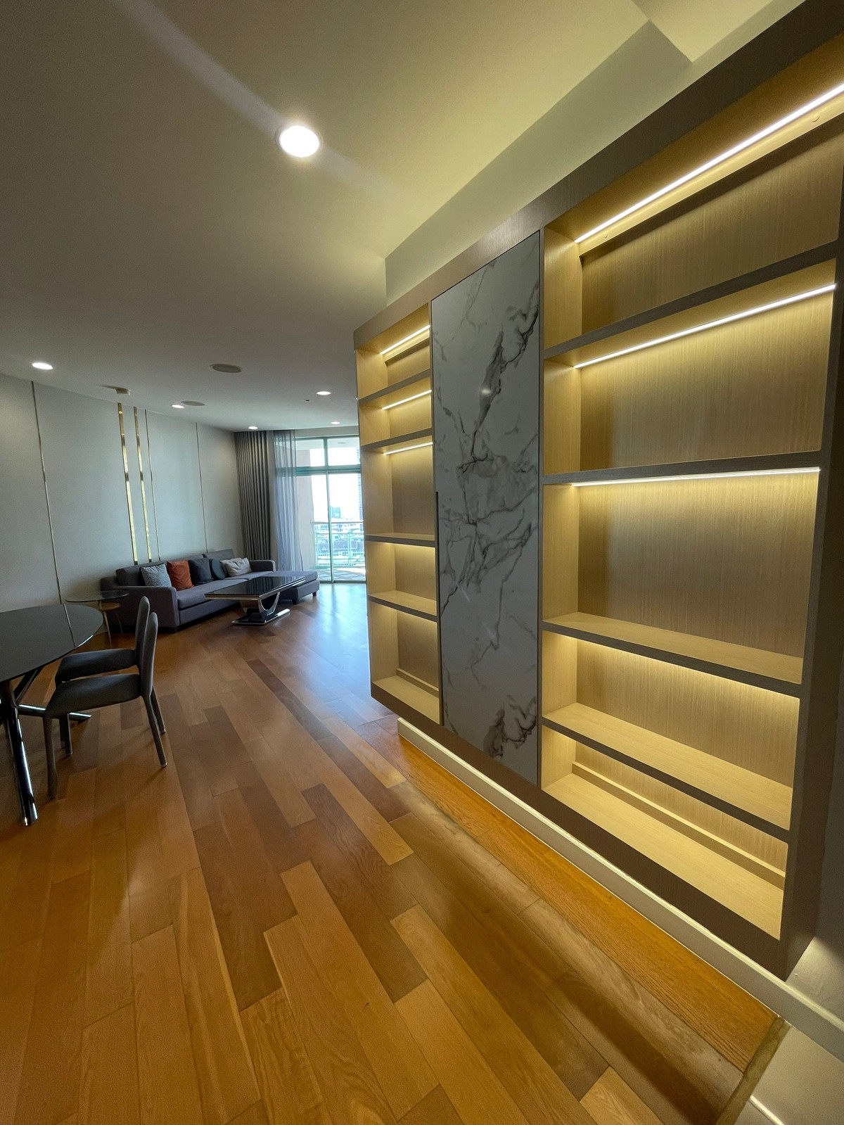 For RentCondoSathorn, Narathiwat : Condo for rent, Chatrium Riverside, near Shrewsbury International School, beautiful room, Chao Phraya River view. Ready to move in