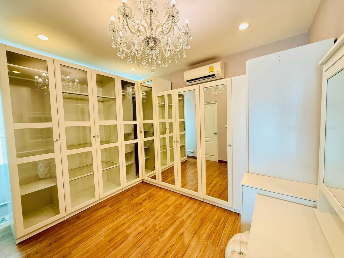 ให้เช่าบ้านราษฎร์บูรณะ สุขสวัสดิ์ : ให้เช่าบ้านเดี่ยว centro สุขสวัสดิ์-พระราม 3 ( เซนโทร สุขสวัสดิ์-พระราม 3 )
🛏️ 4 ห้องนอน 🛁 4 ห้องน้ำ 🚗 2 ที่จอดรถ ขนาด 51 ตรว. พื้นที่ใช้สอย 173 ตรม. ✨ ราคา 40,000 บาท ✨ 