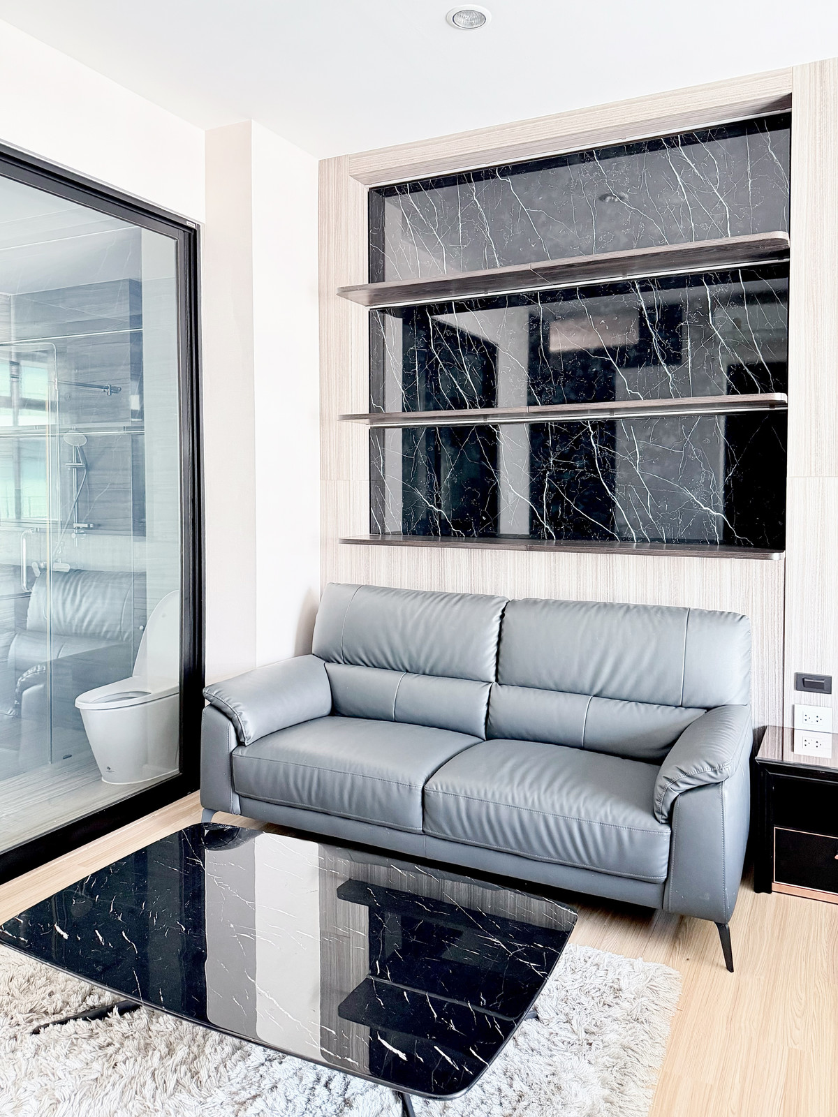 For RentTownhomePattanakan, Srinakarin : Townhome has double volume, airy, open, fully furnished. Ready to move in immediately. Near Wellington International School 🏫