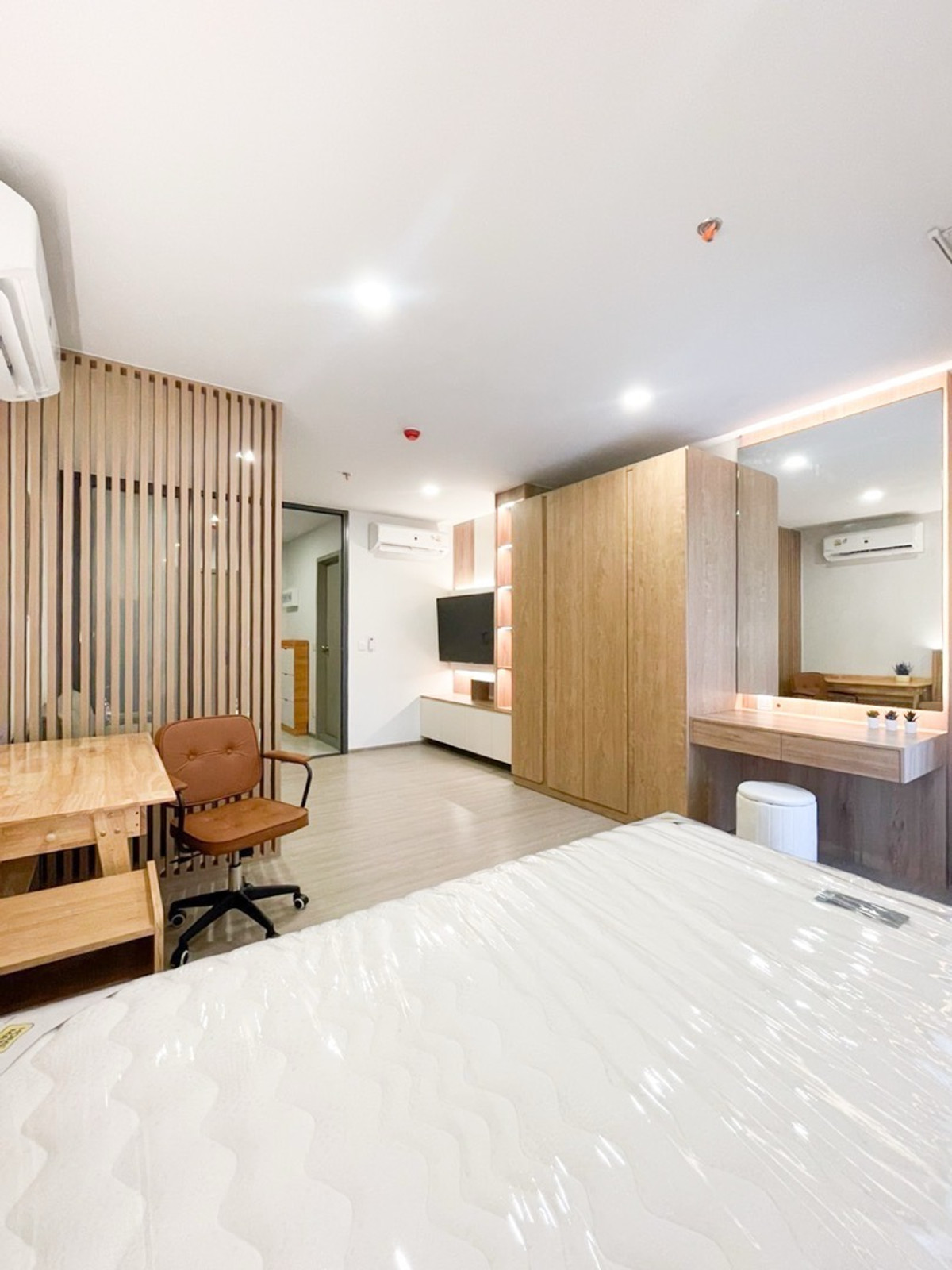 For RentCondoKhlongtoei, Kluaynamthai : For rent 🔥 New room, fully built-in, Aspire Sukhumvit-Rama 4, only 18,000./month.