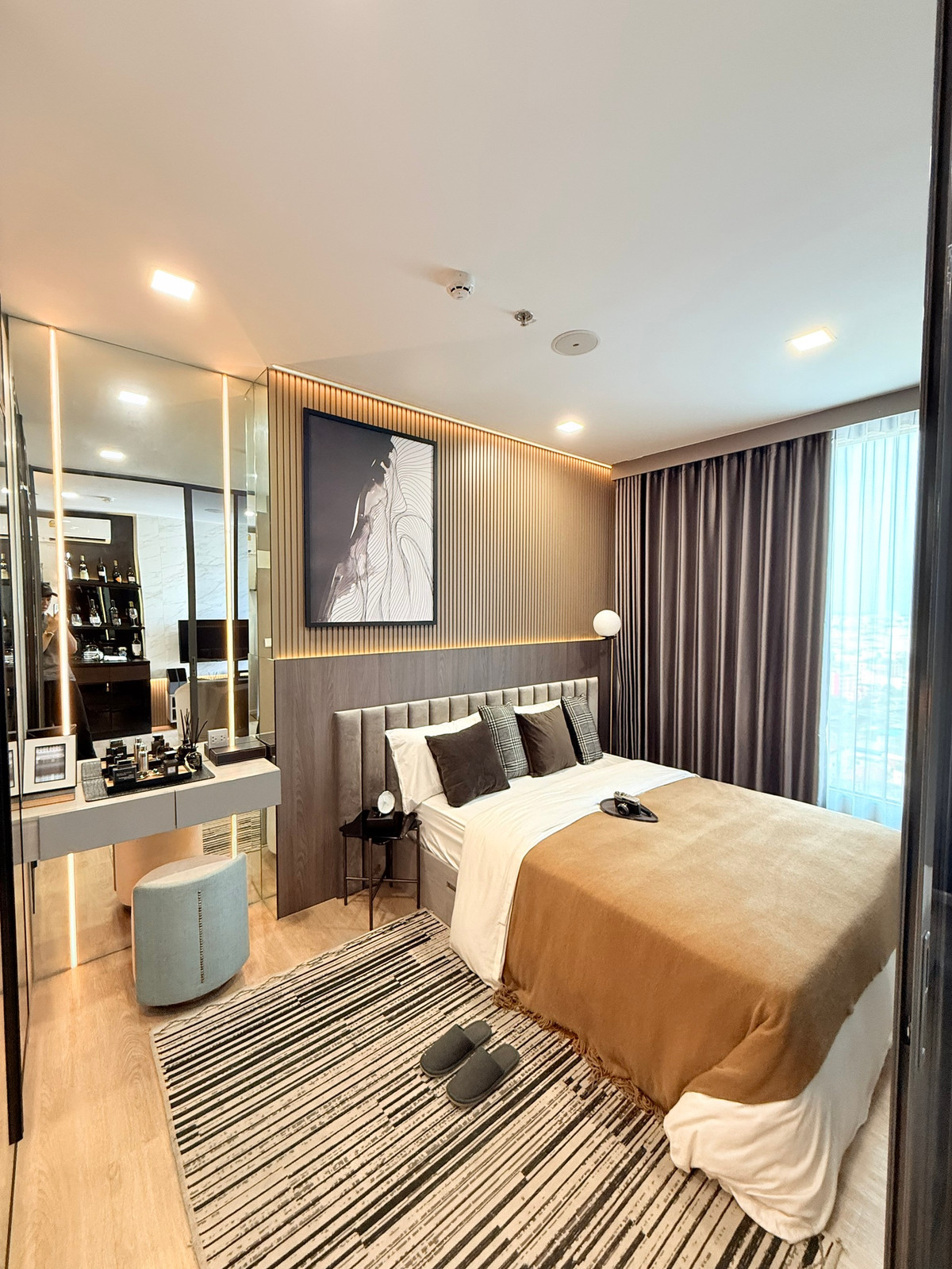 ขายคอนโดรามคำแหง หัวหมาก : 🔥 ขายคอนโดติดม.รามคำแหง มือหนึ่ง คุณภาพดี เครื่องใช้ไฟฟ้าอัดแน่น! ⭐ ซื้อตอนนี้รับ Voucher มูลค่า 30,000 บาท ถึงแค่ 15 ก.พ. 69 นี้ 