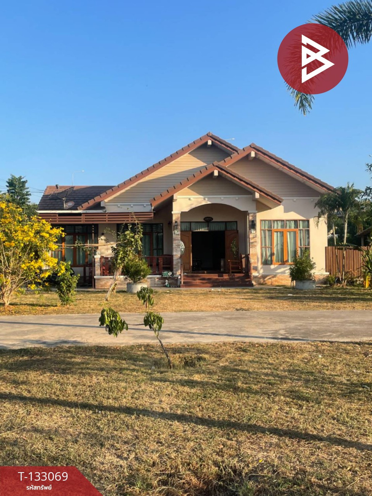 For SaleHouseKanchanaburi : Single-storey detached house for sale, area 1 rai 19.5 sq m, Tha Maka, Kanchanaburi.