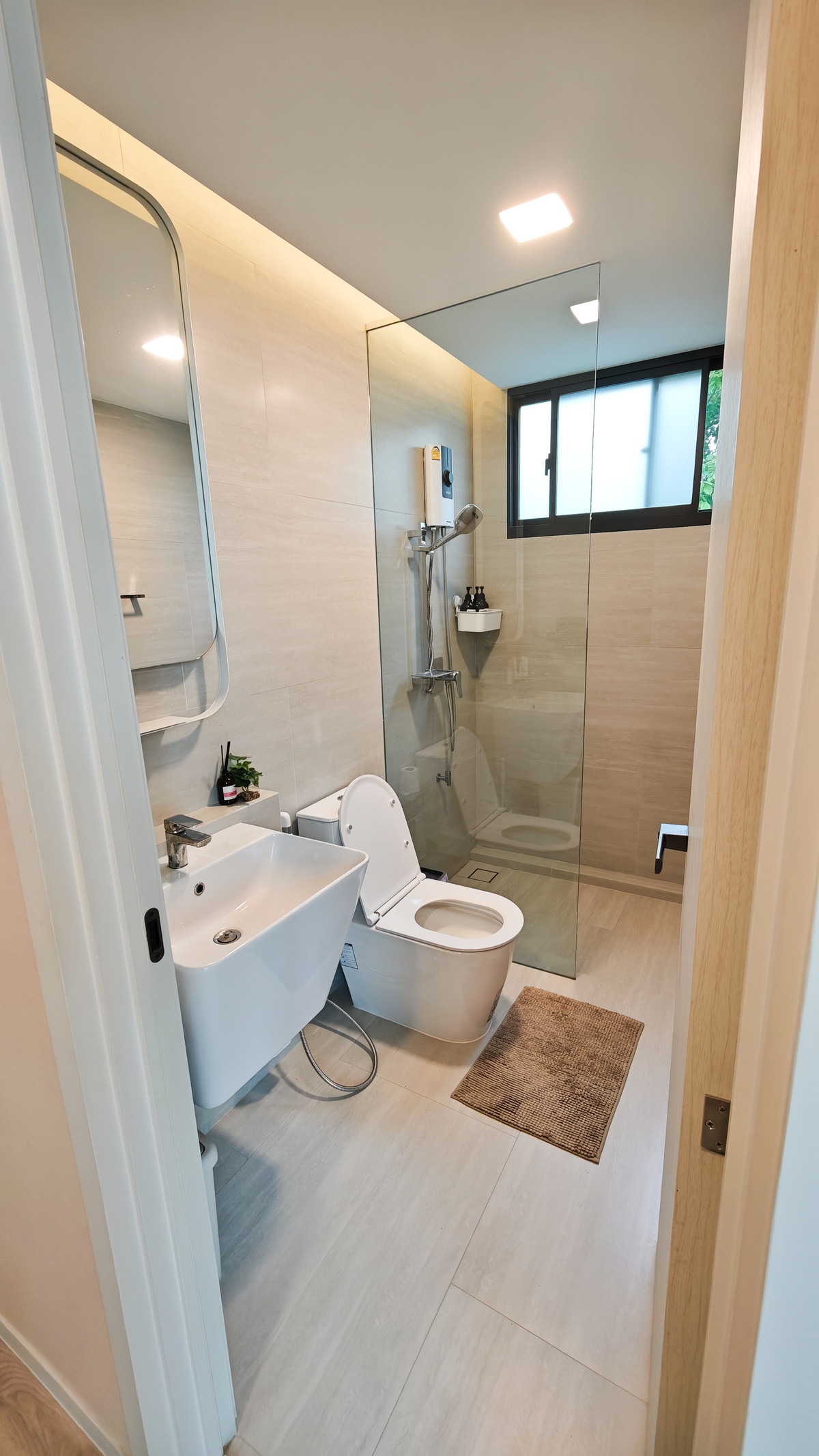 For RentHousePattanakan, Srinakarin : For Rent Vive Krungthep Kreetha 4 Bedrooms