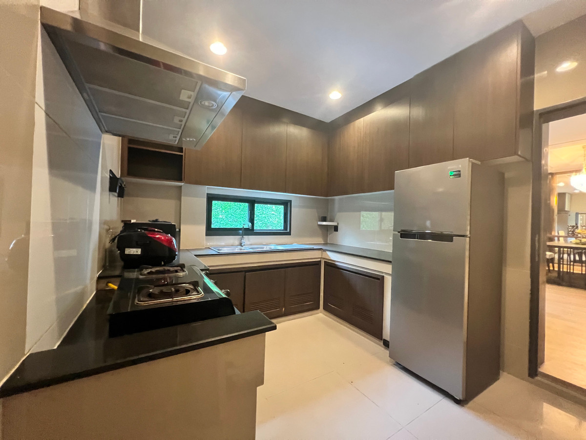 For RentHousePattanakan, Srinakarin : Luxury House For rent at Setthasiri Krungthep-kreetha with pool