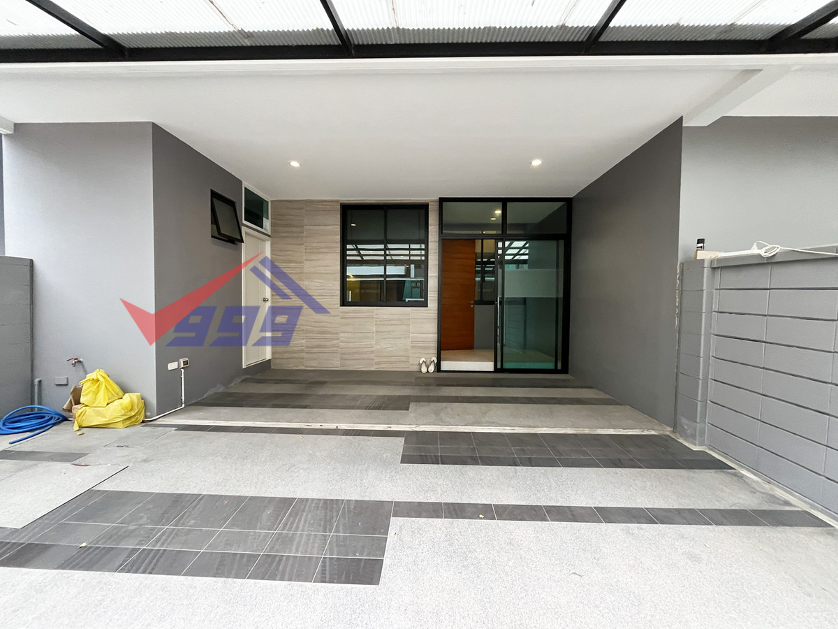 For RentHousePattanakan, Srinakarin : Townhome for rent, 3 bedrooms, srinakarin rama 9 area.