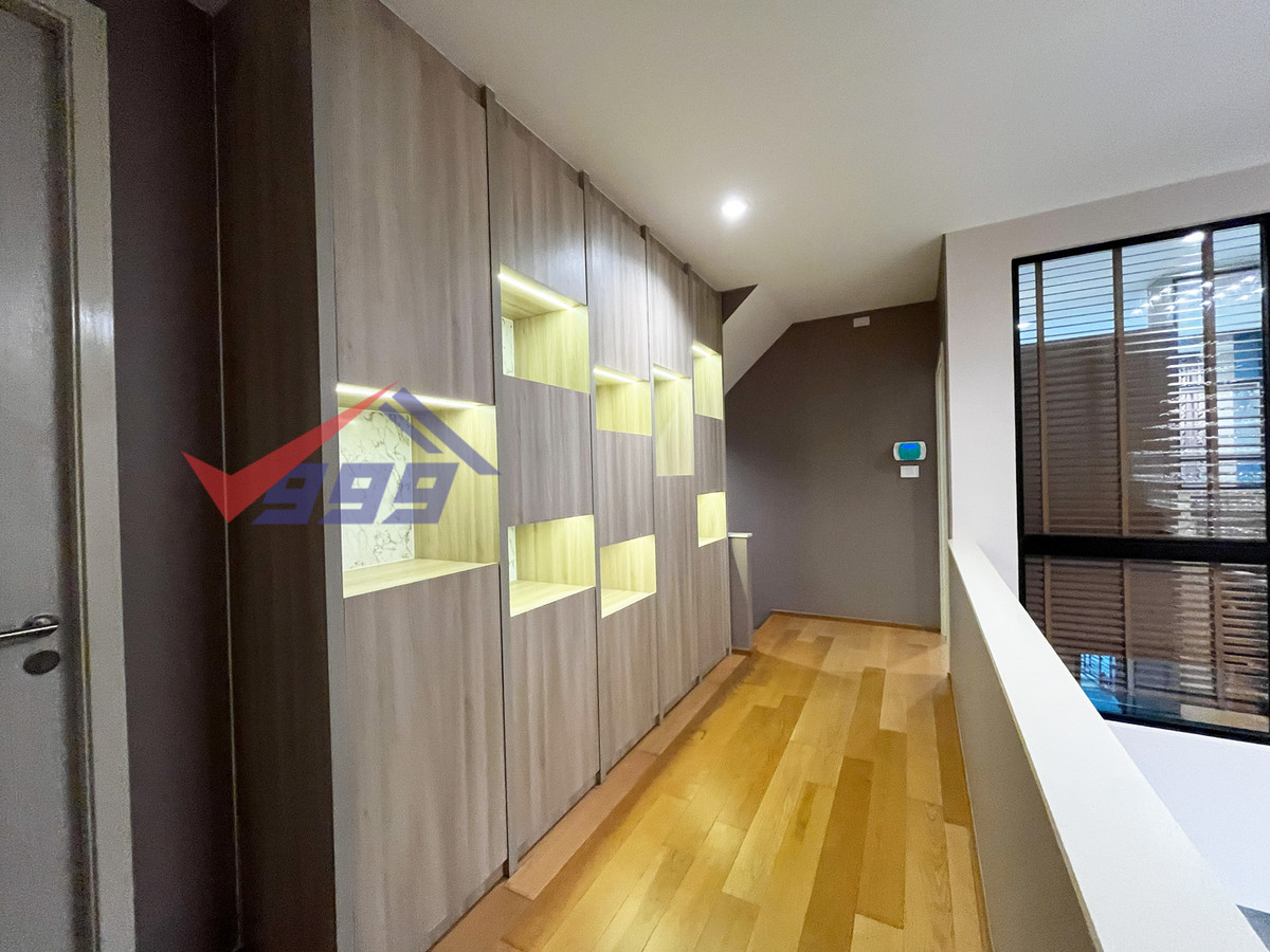 For RentHousePattanakan, Srinakarin : Townhome for rent, 3 bedrooms, srinakarin rama 9 area.