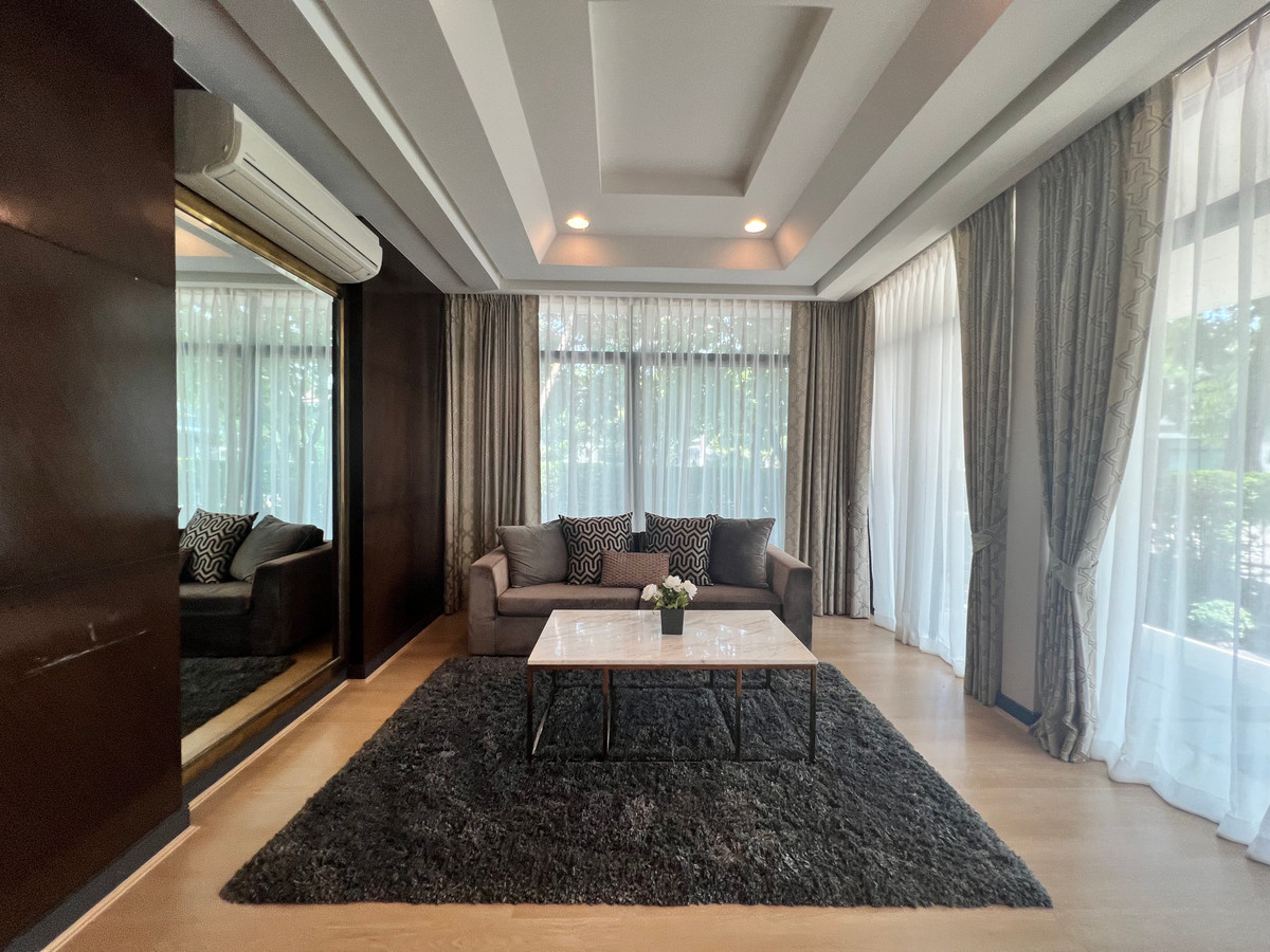 For RentHousePattanakan, Srinakarin : Luxury House For rent at Setthasiri Krungthep-kreetha with pool