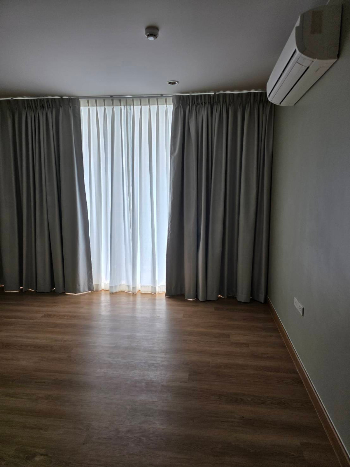 ให้เช่าคอนโดลาดพร้าว เซ็นทรัลลาดพร้าว : The Issara Ladprao |  เช่า 12,000 ห้องเปล่า วิวโล่ง   📞 Line:@pukkhome (with @ )