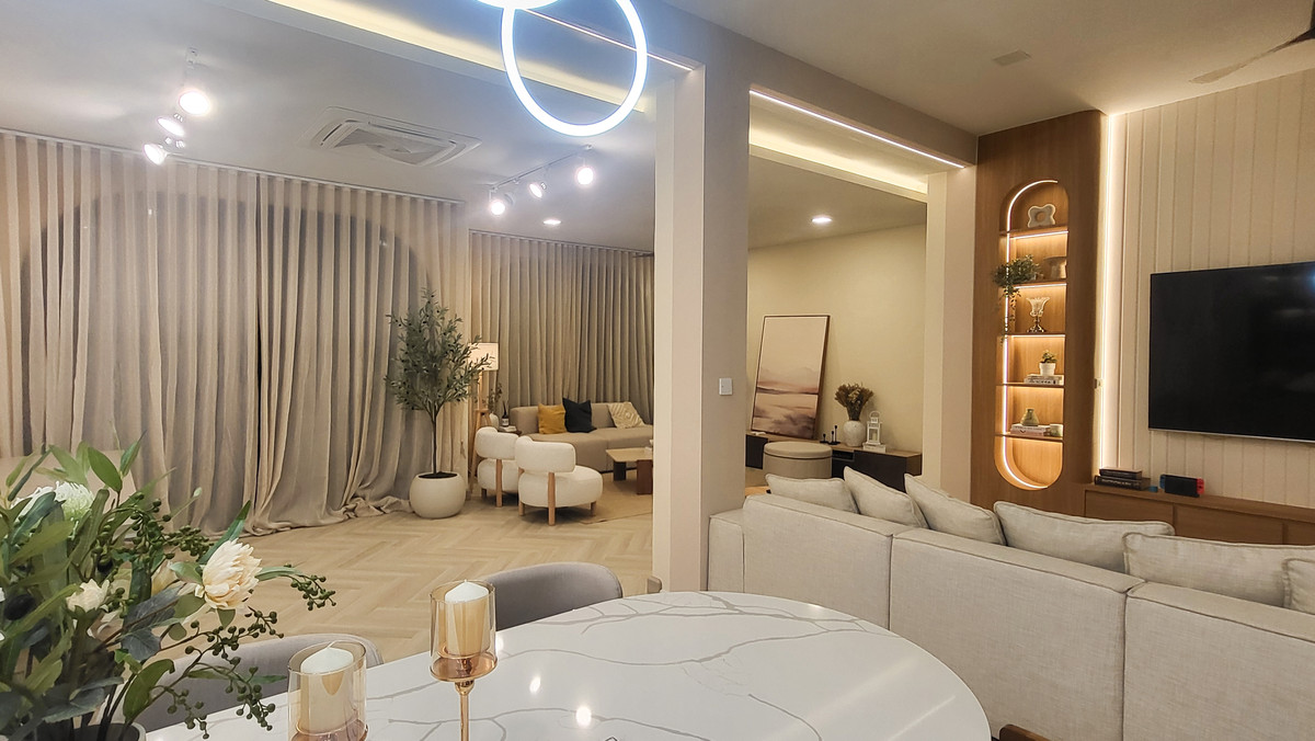 For RentHousePattanakan, Srinakarin : For Rent Vive Krungthep Kreetha 4 Bedrooms