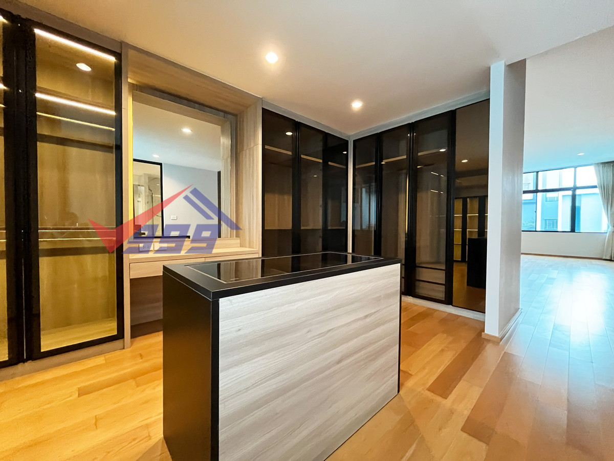 For RentHousePattanakan, Srinakarin : Townhome for rent, 3 bedrooms, srinakarin rama 9 area.