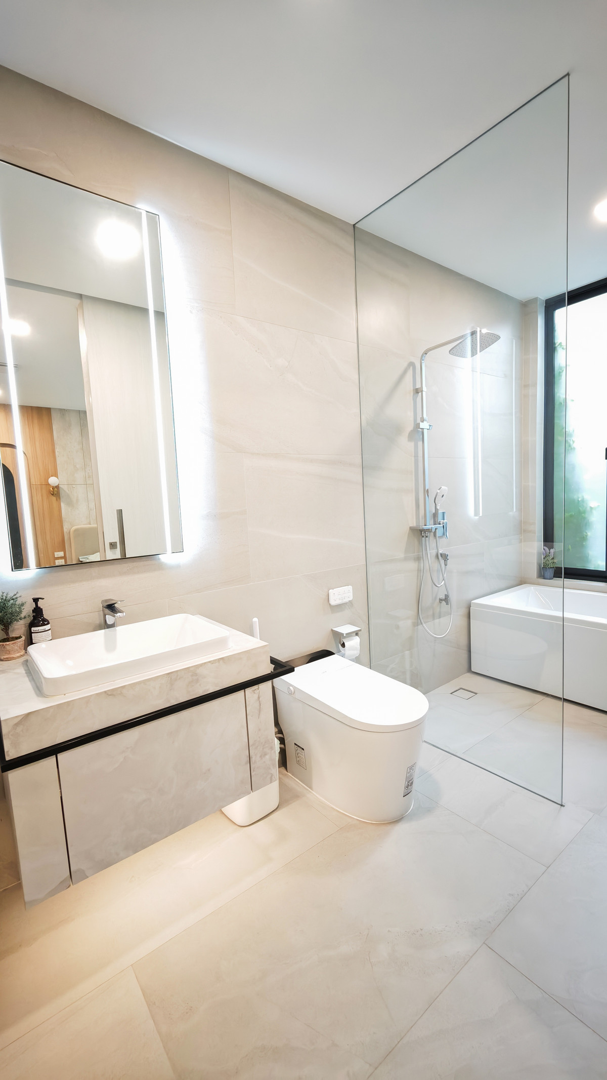 For RentHousePattanakan, Srinakarin : For Rent Vive Krungthep Kreetha 4 Bedrooms