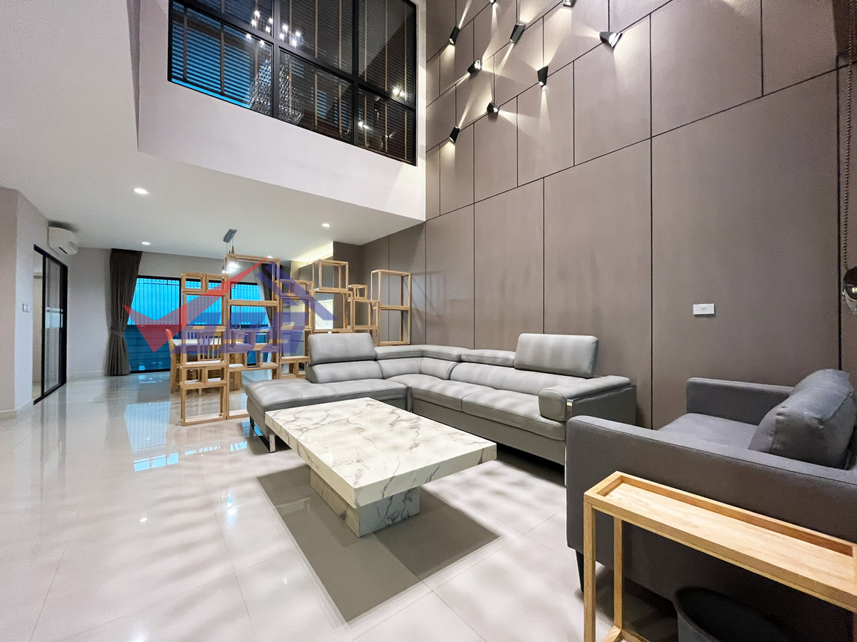 For RentHousePattanakan, Srinakarin : Townhome for rent, 3 bedrooms, srinakarin rama 9 area.