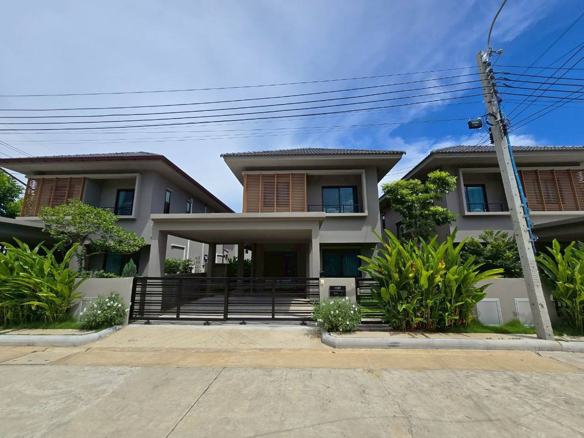 ให้เช่าบ้านบางนา แบริ่ง ลาซาล : ให้เช่าราคาดีที่สุดโคโม่ โบทานิก้า บางนา ใกล้เมกะบางนา กม.8 บ้านใหม่ 3 นอน 3 น้ำ รับเลี้ยงสัตว์ ตอบไว064-974-2441