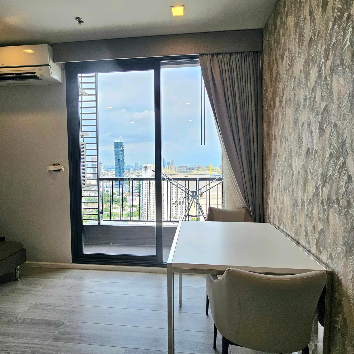 CondoRama3 (Riverside),Satupadit : RAMA 3 : The Key (River view)