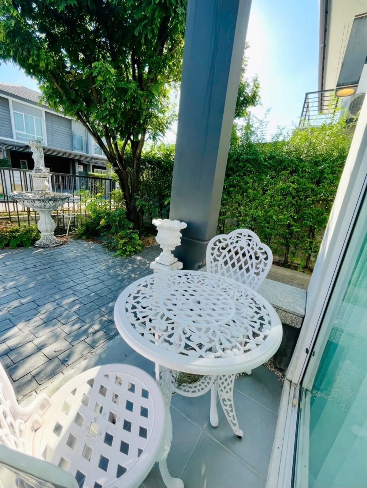 ให้เช่าบ้านราษฎร์บูรณะ สุขสวัสดิ์ : ให้เช่าบ้านเดี่ยว centro สุขสวัสดิ์-พระราม 3 ( เซนโทร สุขสวัสดิ์-พระราม 3 )
🛏️ 4 ห้องนอน 🛁 4 ห้องน้ำ 🚗 2 ที่จอดรถ ขนาด 51 ตรว. พื้นที่ใช้สอย 173 ตรม. ✨ ราคา 40,000 บาท ✨ 