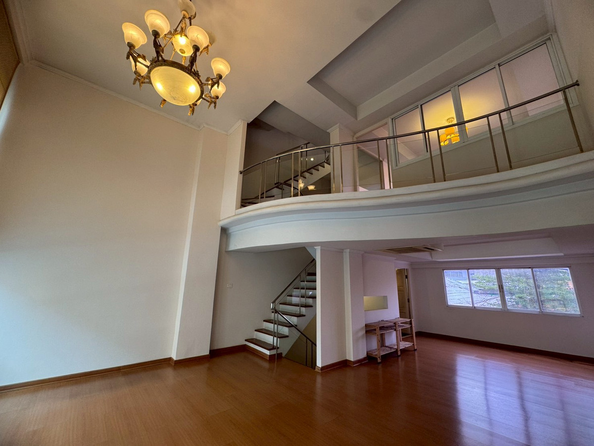 ขายโฮมออฟฟิศเลียบทางด่วนรามอินทรา : ขายโฮมออฟฟิศ 4.5 ชั้น ซอยประดิษฐ์มนูธรรม 9 เหมาะกับการลงทุนอยู่อาศัย (N.1993)