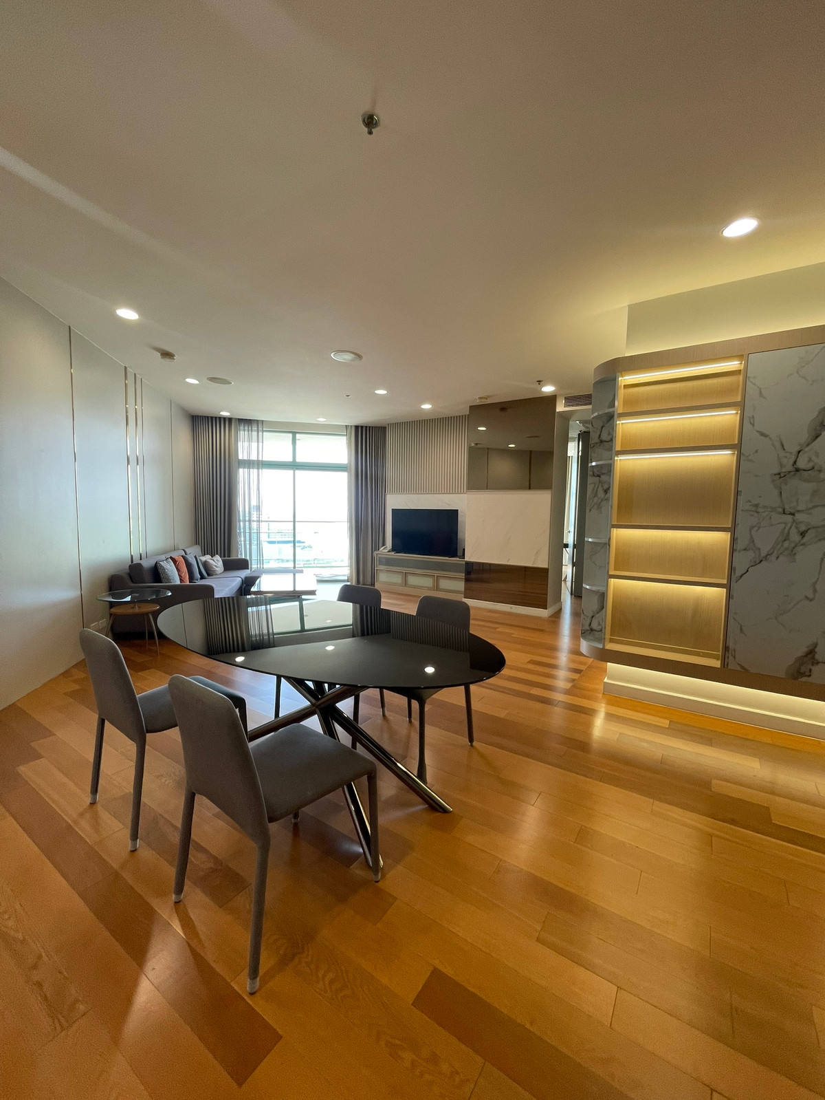 For RentCondoSathorn, Narathiwat : Condo for rent, Chatrium Riverside, near Shrewsbury International School, beautiful room, Chao Phraya River view. Ready to move in