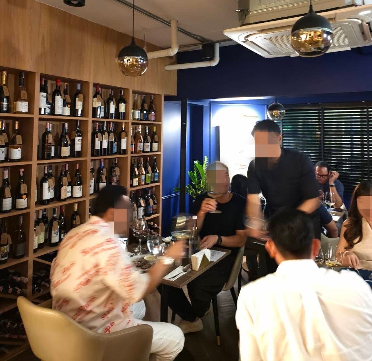 เซ้งร้านค้า/ตลาดนัดสยาม จุฬา สามย่าน : เซ้งร้านหรู Wine Bar  ใจกลางเมือง ถนนวิทยุ  ใกล้ All Seasons Place  GPF ใกล้โรงแรม Conrad