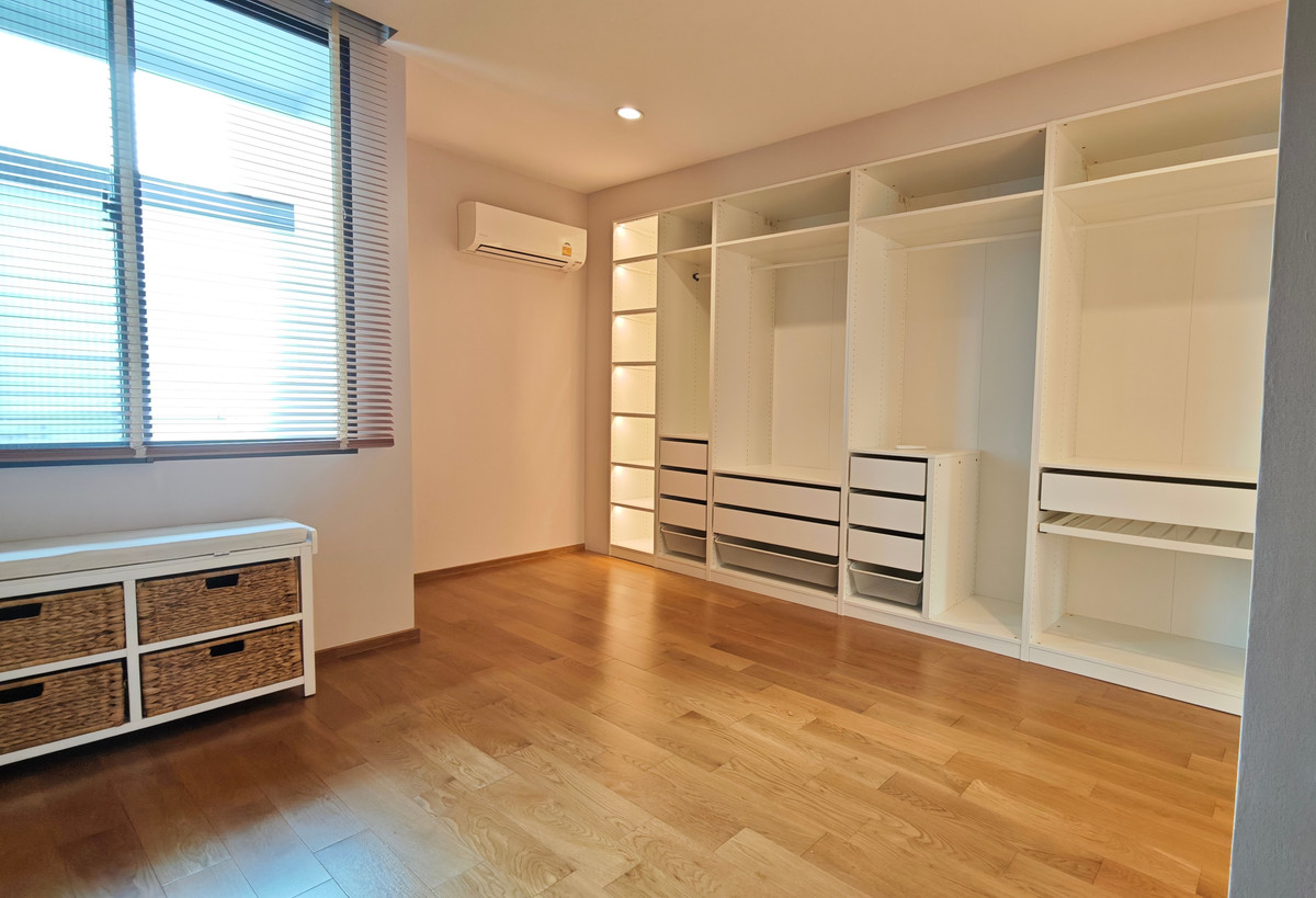 For RentHousePattanakan, Srinakarin : Townhome for rent, 3bedrooms Nirvana Define Srinakarin-Rama 9