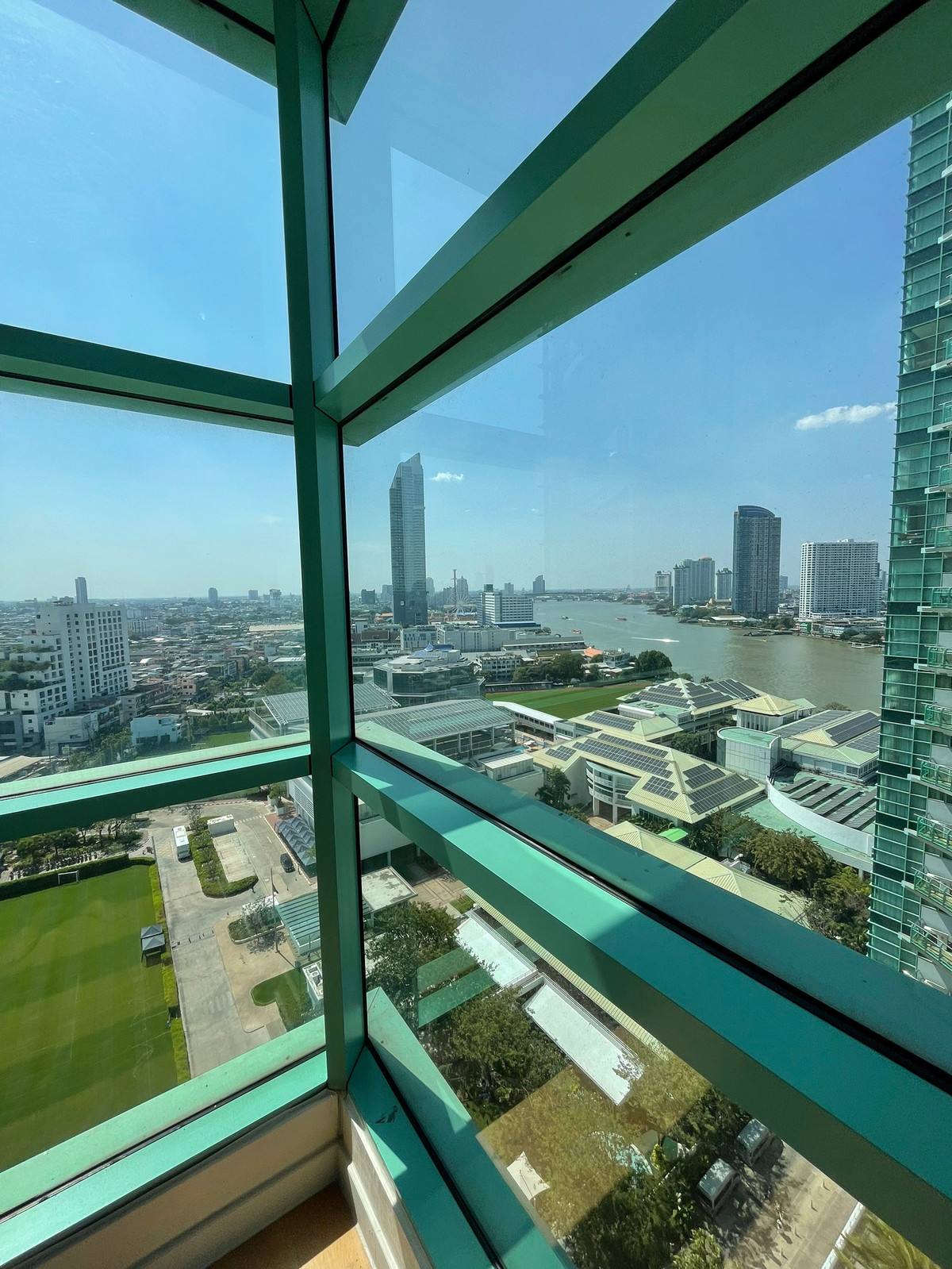 For RentCondoSathorn, Narathiwat : Condo for rent, Chatrium Riverside, near Shrewsbury International School, beautiful room, Chao Phraya River view. Ready to move in