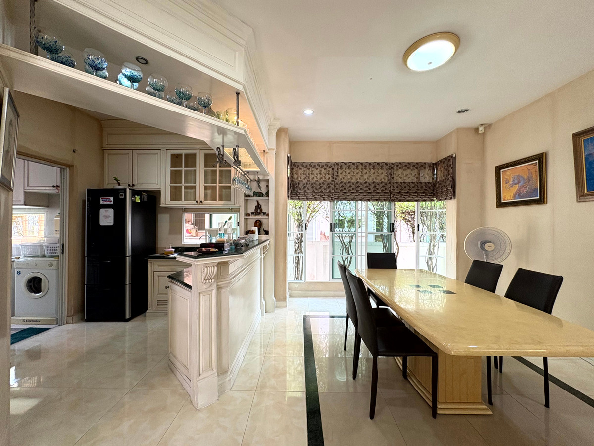 For SaleHouseSamut Prakan,Samrong : The ultimate in relaxation | Nantawan Srinakarin, corner detached house Quality projects from Land & Houses