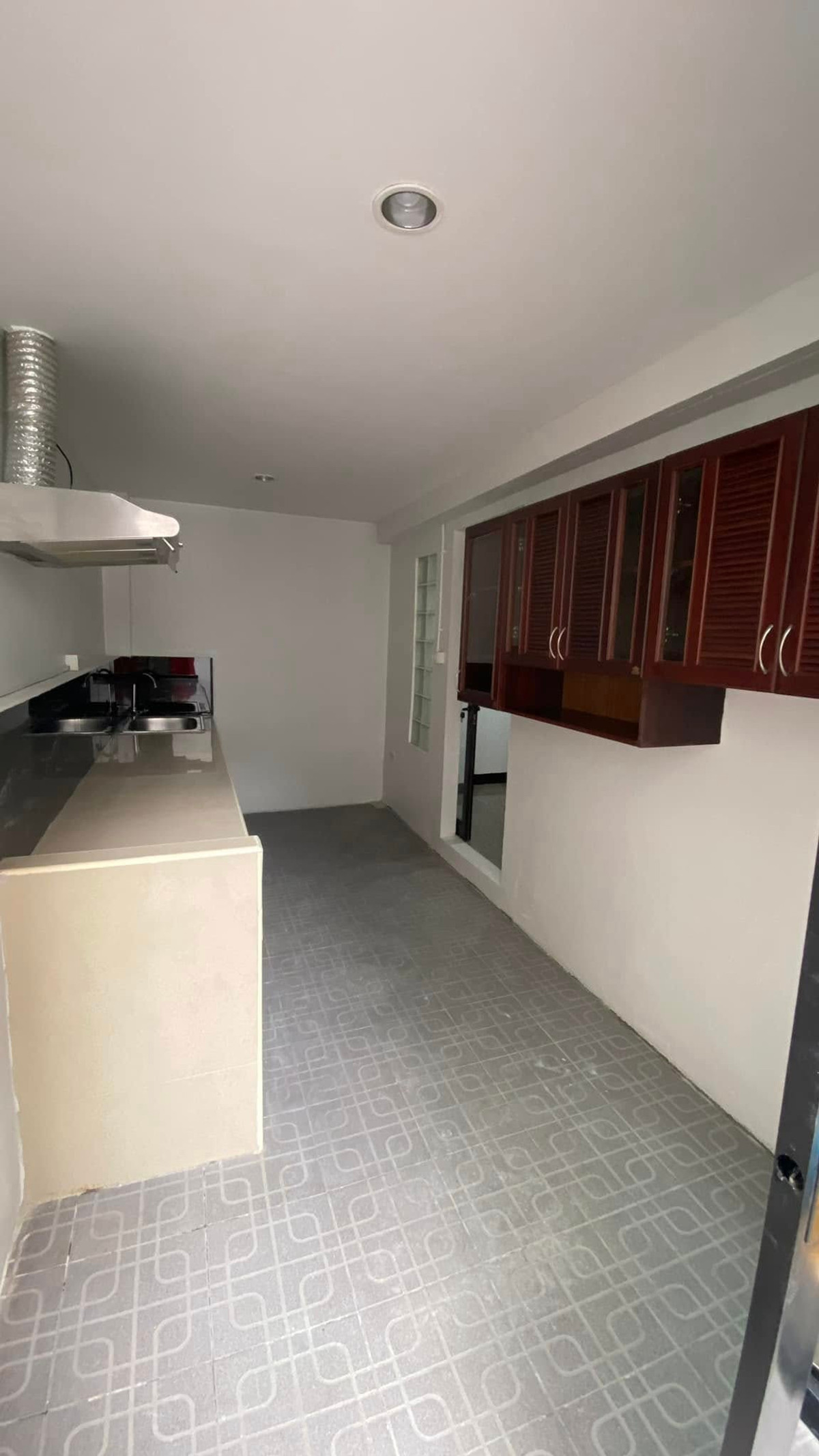 ให้เช่าอาคารพาณิชย์บางนา แบริ่ง ลาซาล : Prime Place 105 บ้านเดี่ยวพื้นที่กว้างขวาง 4 ห้องนอน 5 ห้องน้ำ ที่จอดรถ 2 คัน พื้นที่ใช้สอย 300 ตรม. ขนาดที่ดิน 50 ตารางวา ราคาเช่า 32,000 บาท/เดือน 