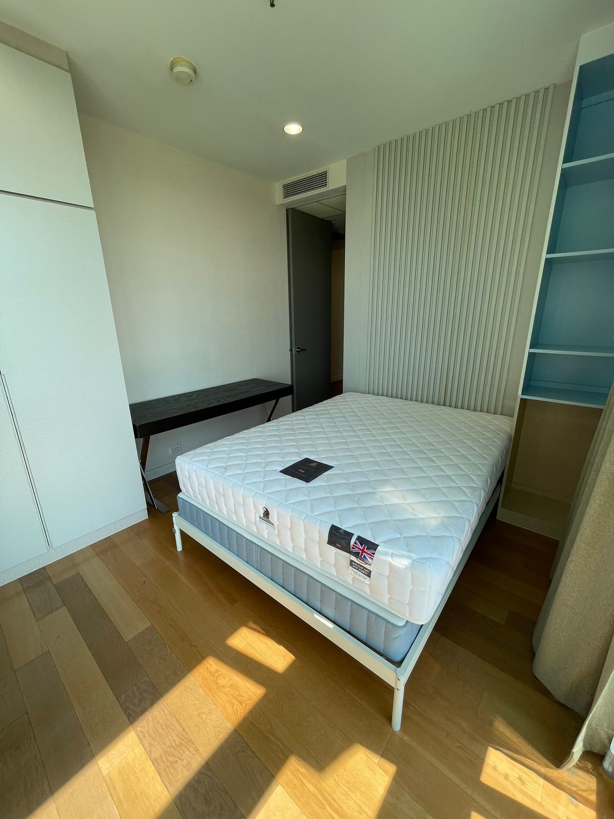 For RentCondoSathorn, Narathiwat : Condo for rent, Chatrium Riverside, near Shrewsbury International School, beautiful room, Chao Phraya River view. Ready to move in