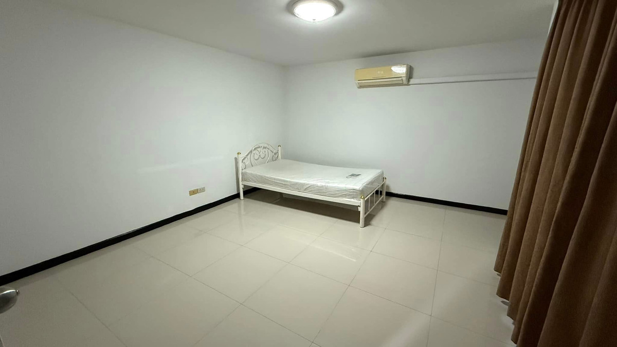 ให้เช่าอาคารพาณิชย์บางนา แบริ่ง ลาซาล : Prime Place 105 บ้านเดี่ยวพื้นที่กว้างขวาง 4 ห้องนอน 5 ห้องน้ำ ที่จอดรถ 2 คัน พื้นที่ใช้สอย 300 ตรม. ขนาดที่ดิน 50 ตารางวา ราคาเช่า 32,000 บาท/เดือน 