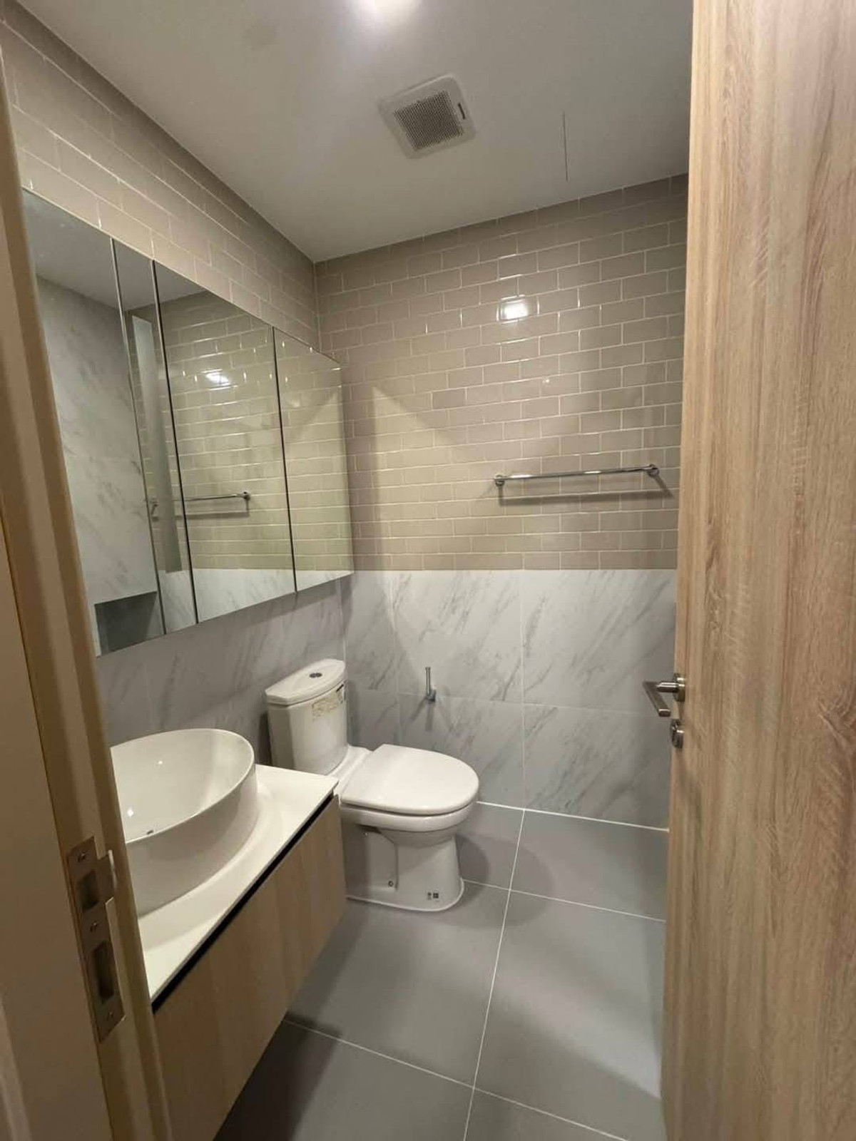 For RentCondoRatchathewi,Phayathai : ⚡️Hot Deal⚡️Xt phayathai 43 Sqm🔥1B1B🔥23,000 B If interested, contact Putter⚡️ 0928895628 ⚡️line:plustor_ss