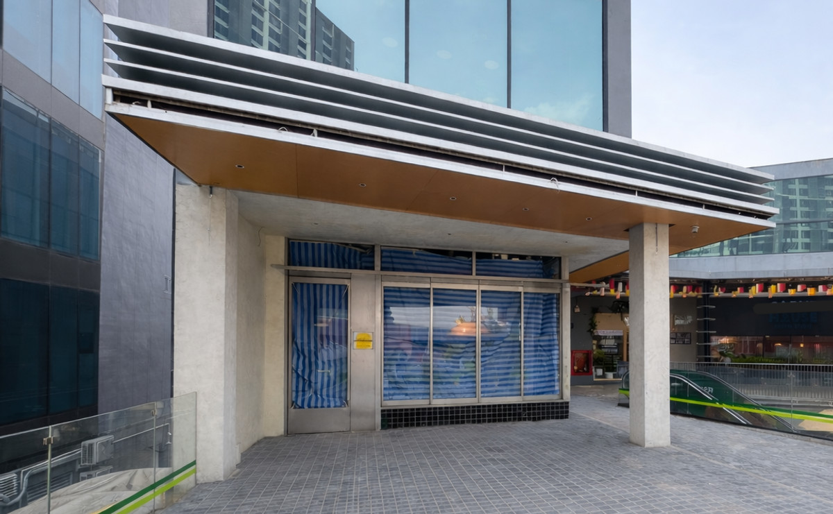 For RentRetail SpaceSukhumvit, Asoke, Thonglor : Retail Space on Sukhumvit Road. Ideal for all types of restaurants ** NO CO-AGENT ** 