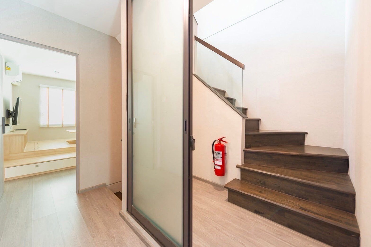 ให้เช่าทาวน์โฮมเกษตร นวมินทร์ ลาดปลาเค้า : ให้เช่า The Landmark เอกมัย–รามอินทรา
ราคา :  65,000 บาท  3 ห้องนอน | 4 ห้อง น้ำ พื้นที่ 168 ตร.ม ตกแต่งบิ้วอินทั้งหลัง  พร้อมเข้าอยู่