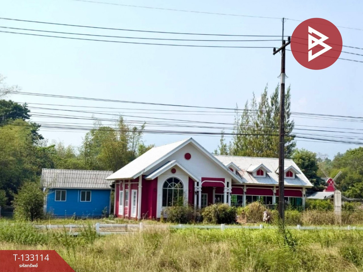 For SaleLandChanthaburi : Land for sale with restaurant business, area 3 rai 81 square wa, Pong Nam Ron District, Chanthaburi Province, good location, next to the road.