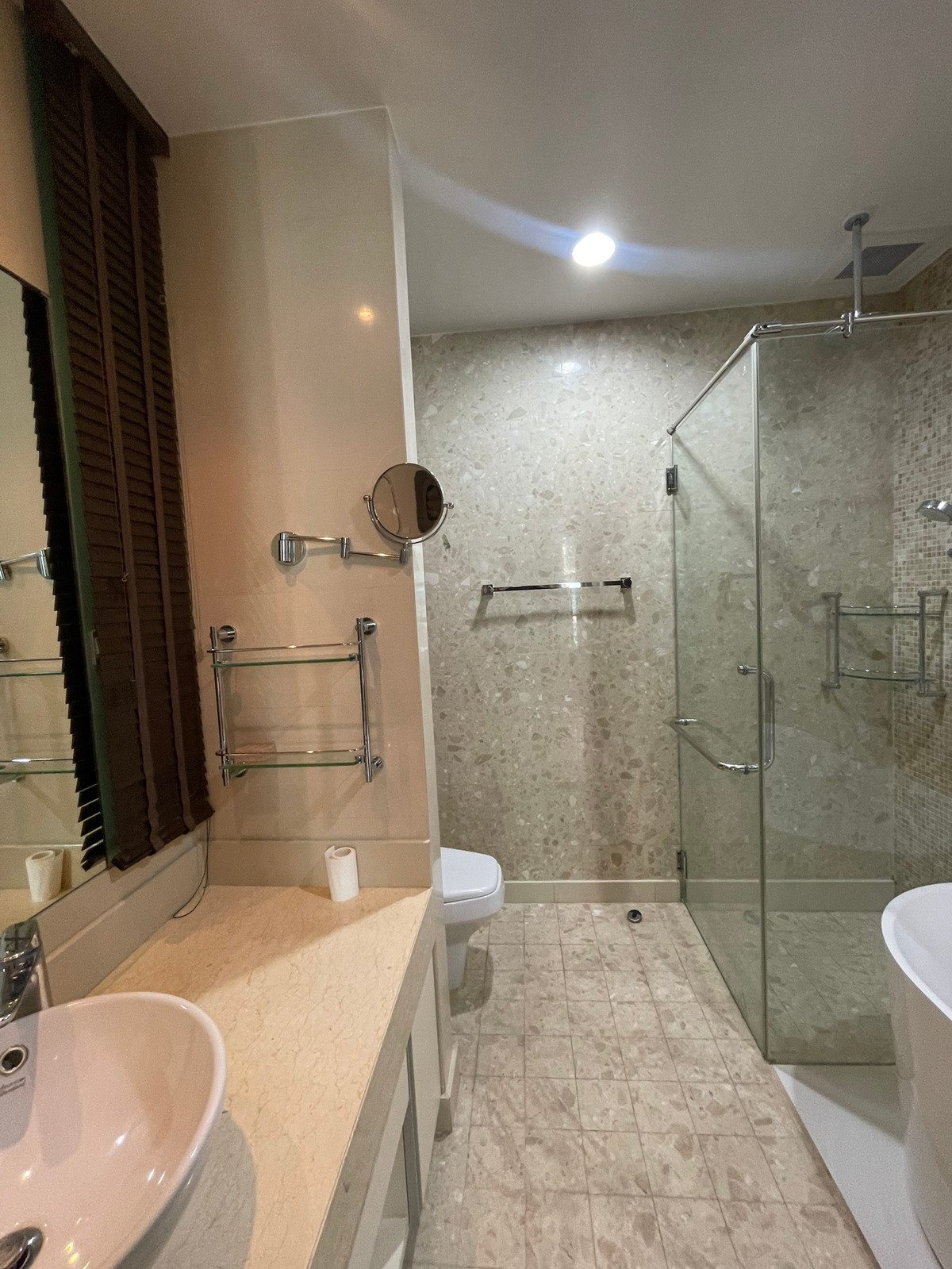 For RentCondoSathorn, Narathiwat : Condo for rent, Chatrium Riverside, near Shrewsbury International School, beautiful room, Chao Phraya River view. Ready to move in