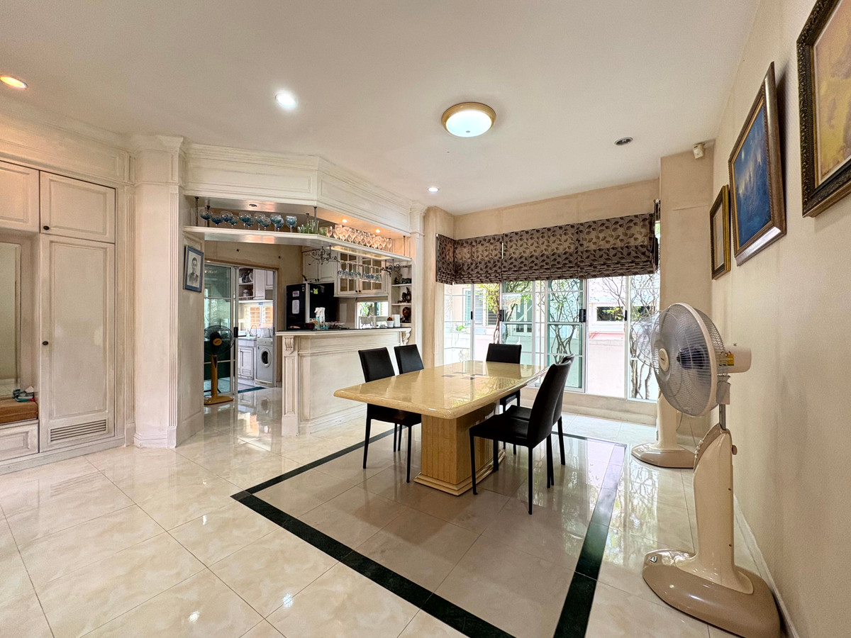 For SaleHouseSamut Prakan,Samrong : The ultimate in relaxation | Nantawan Srinakarin, corner detached house Quality projects from Land & Houses