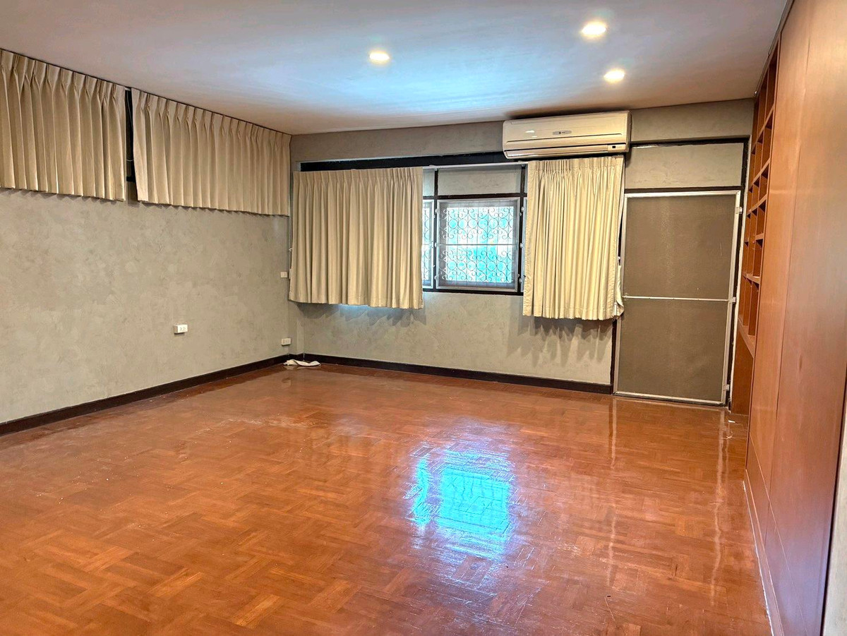 For RentHouseSukhumvit, Asoke, Thonglor : Single house Sukhumvit 13