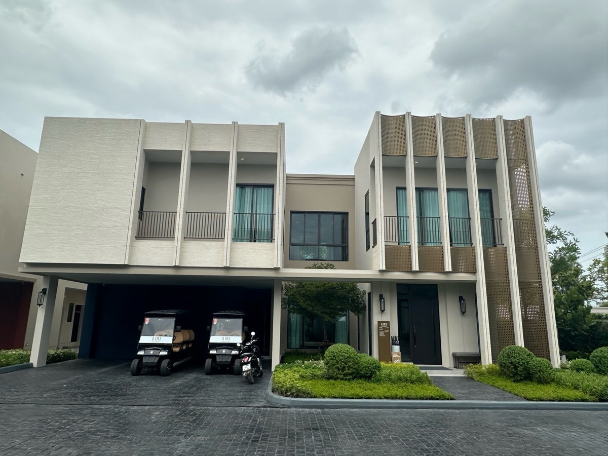 For SaleHouseBangna, Bearing, Lasalle : A large house next to Central Bangna, 4 bedrooms, 5 bathrooms