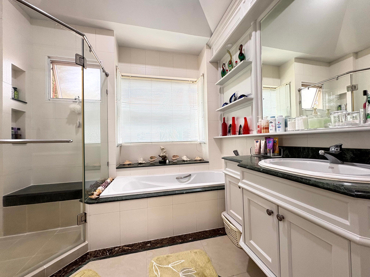 For SaleHouseSamut Prakan,Samrong : The ultimate in relaxation | Nantawan Srinakarin, corner detached house Quality projects from Land & Houses