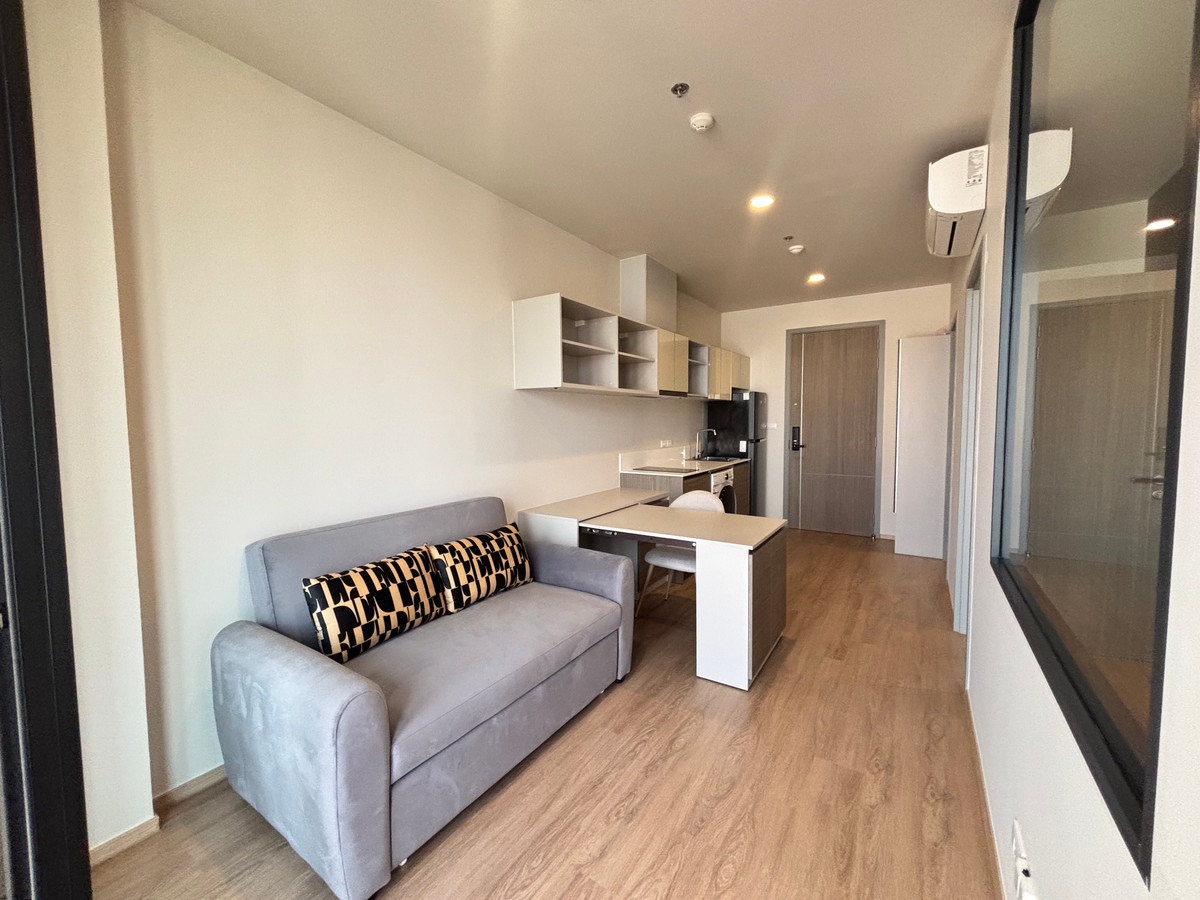 For RentCondoSathorn, Narathiwat : For rent 📍 The Issara Sathorn 📍 Fully furnished with appliances. Near BTS Chong Nonsi.