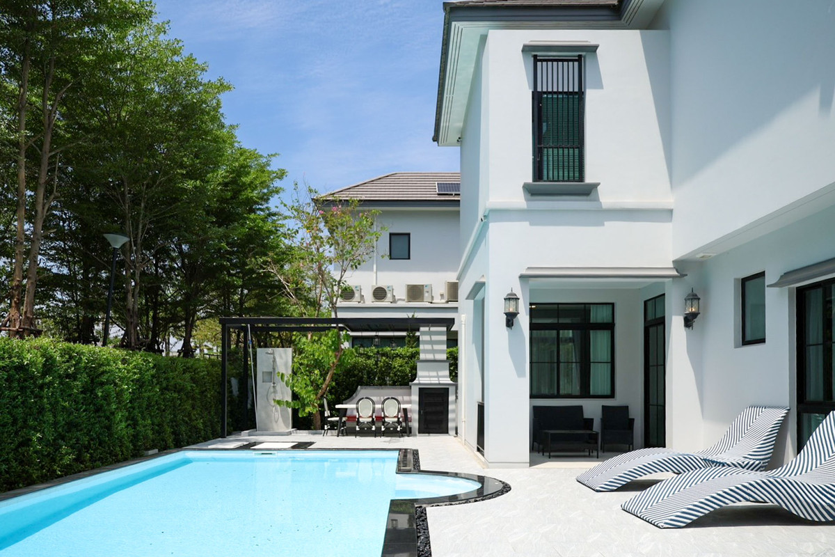 For SaleHousePattanakan, Srinakarin : Luxury single house with swimming pool - Nantawan Rama 9, Krungthep Kreetha New Road (Le Marquis) | 5 bedrooms, 6 bathrooms, 449 sq m.