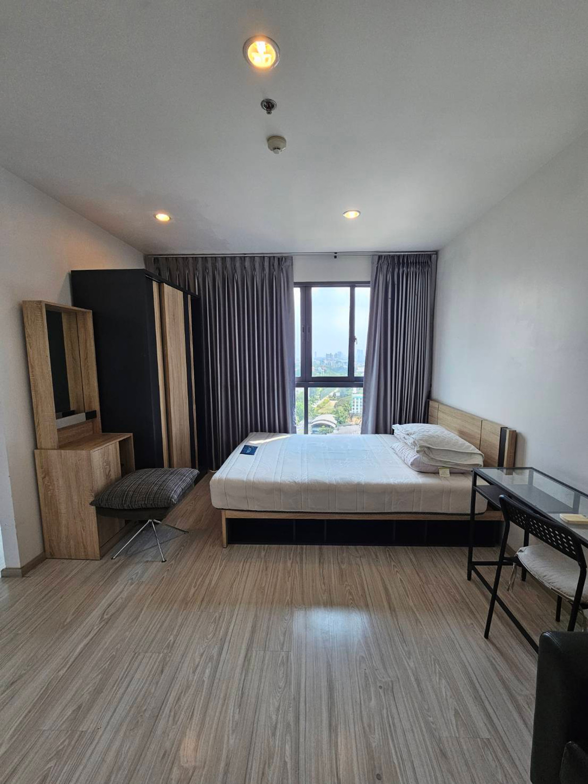 For RentCondoBangna, Bearing, Lasalle : Available room for rent: Studio, 1 bathroom, Ideo Mobi Sukhumvit Eastgate.
